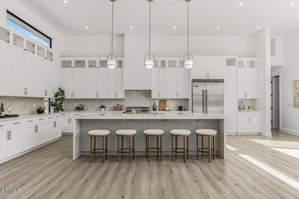 954 Colina Vista