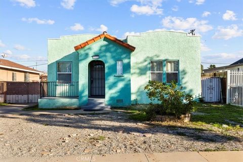 Photo of 272 Maiden Ln, Montebello, CA 90640 (MLS # DW25272870)