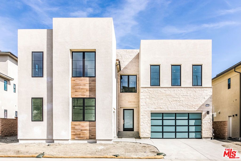 Photo of 11770 N Hillsborough Lane, Porter Ranch, CA 91326 (MLS # 25605015)