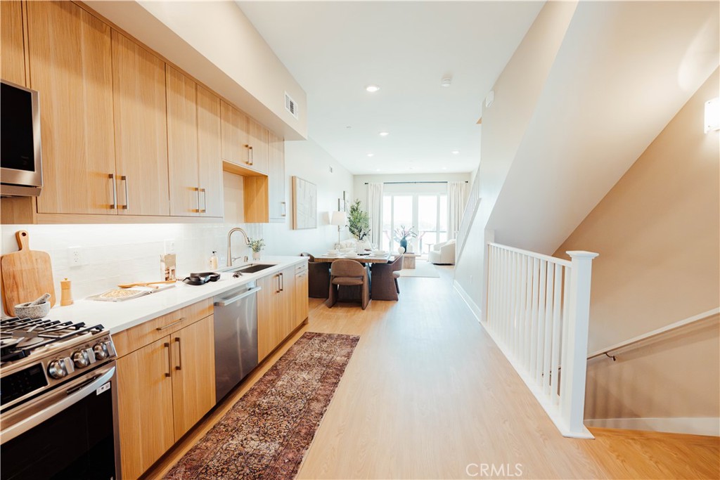 111 2nd Street N 19