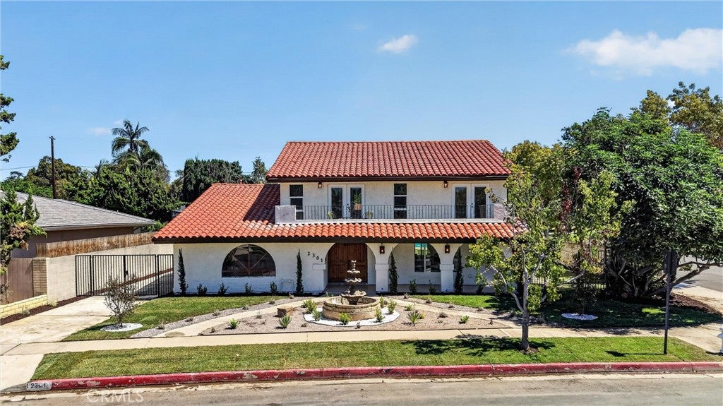 2301 N Lowell