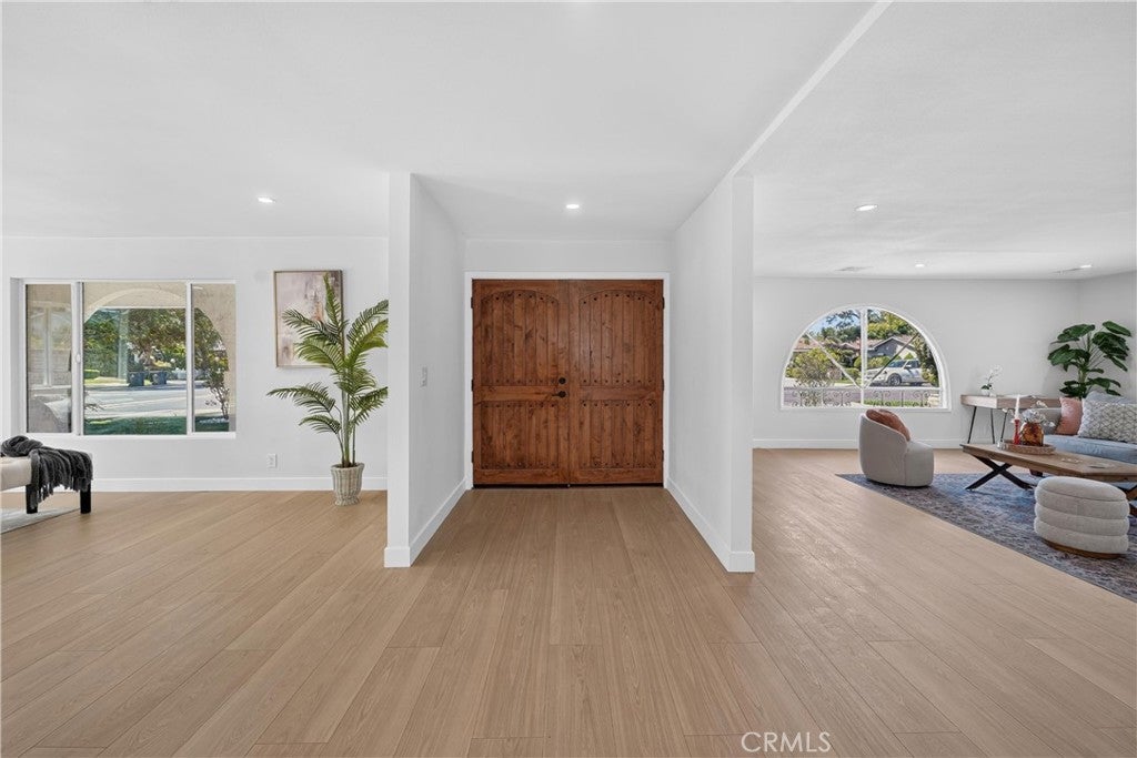 2301 N Lowell