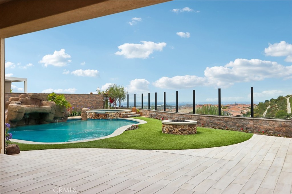 2552 Highland Oak Court