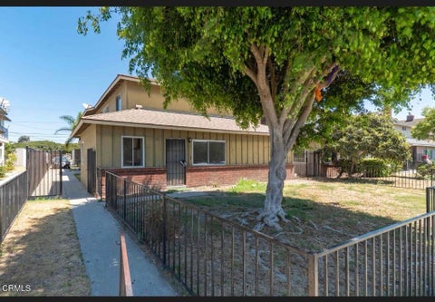 Photo of 341 Cuesta Del Mar Drive, Oxnard, CA 93033 (MLS # V1-28149)