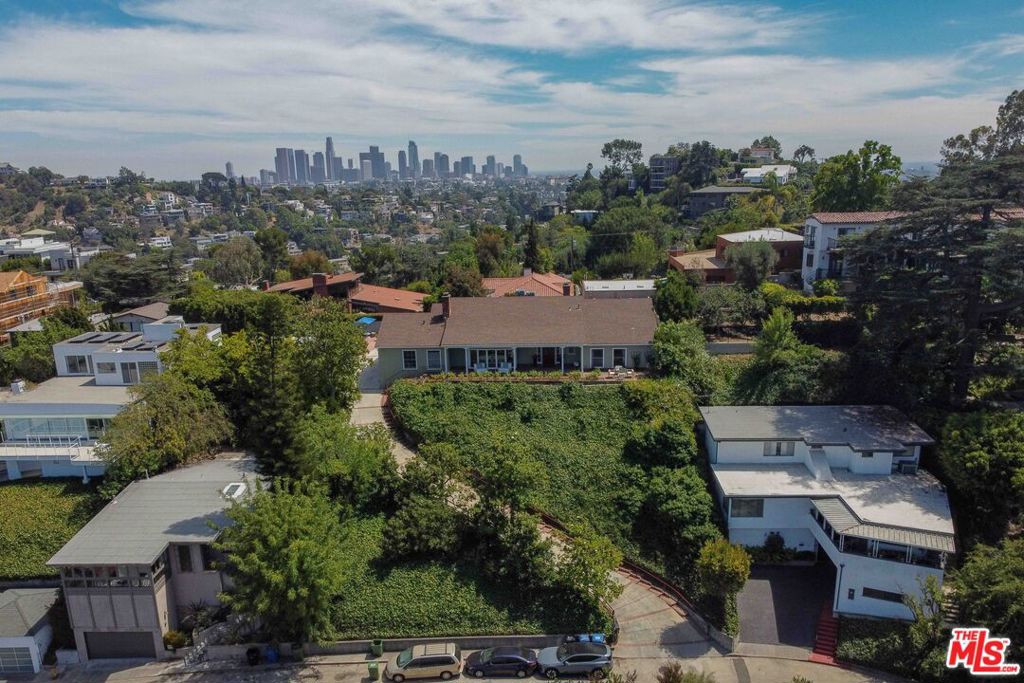 2059 Kenilworth Avenue, Los Angeles CA 90039