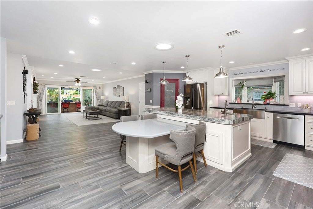9254 Downey Avenue