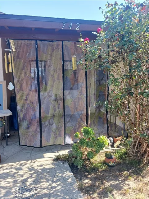 742 Belden Avenue, Los Angeles, CA 90022 - MLS#: IG25193469