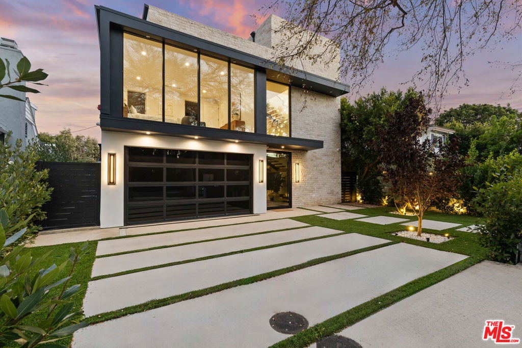 1964 Thayer Avenue