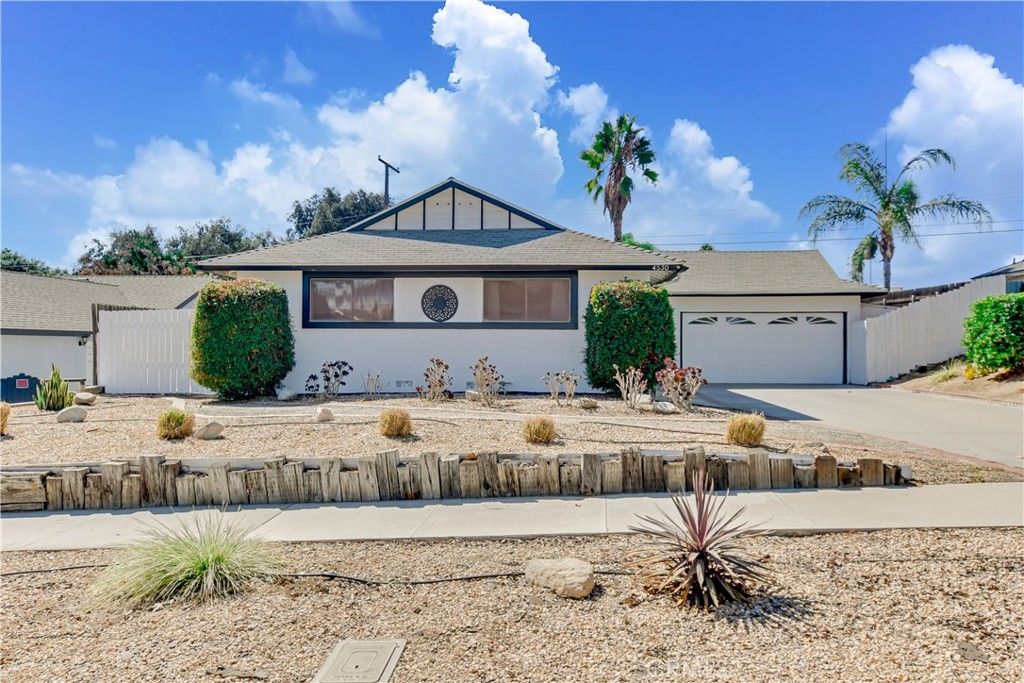 Photo of 4530 Toyon Rd, Riverside, CA 92504 (MLS # AR25243341)