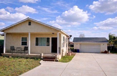 Photo of 121 E County Line Rd, Calimesa, CA 92320 (MLS # HD26084800)