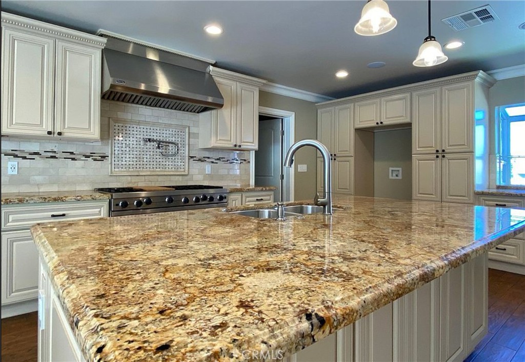 Properties 2 10021 Rutledge Place