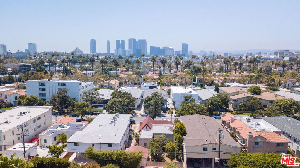 332 S Doheny Drive