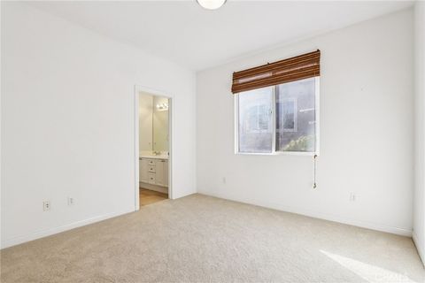 Tiny photo for 15 Via Del Renal Court, Lake Elsinore, CA 92532 (MLS # SW26047028)