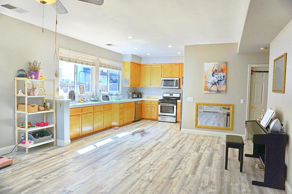 441 De Bord Drive