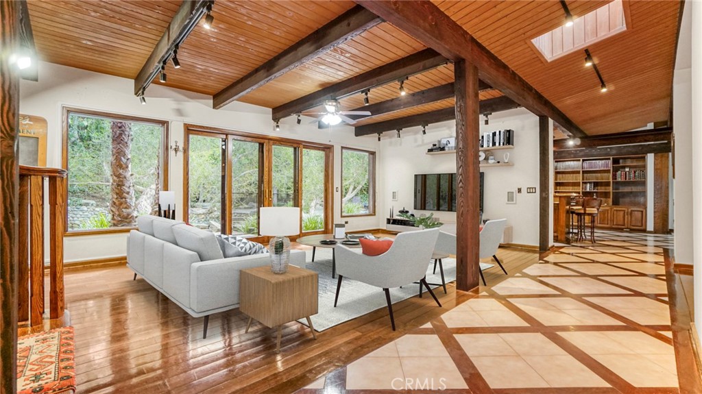 6377 Via Escondido