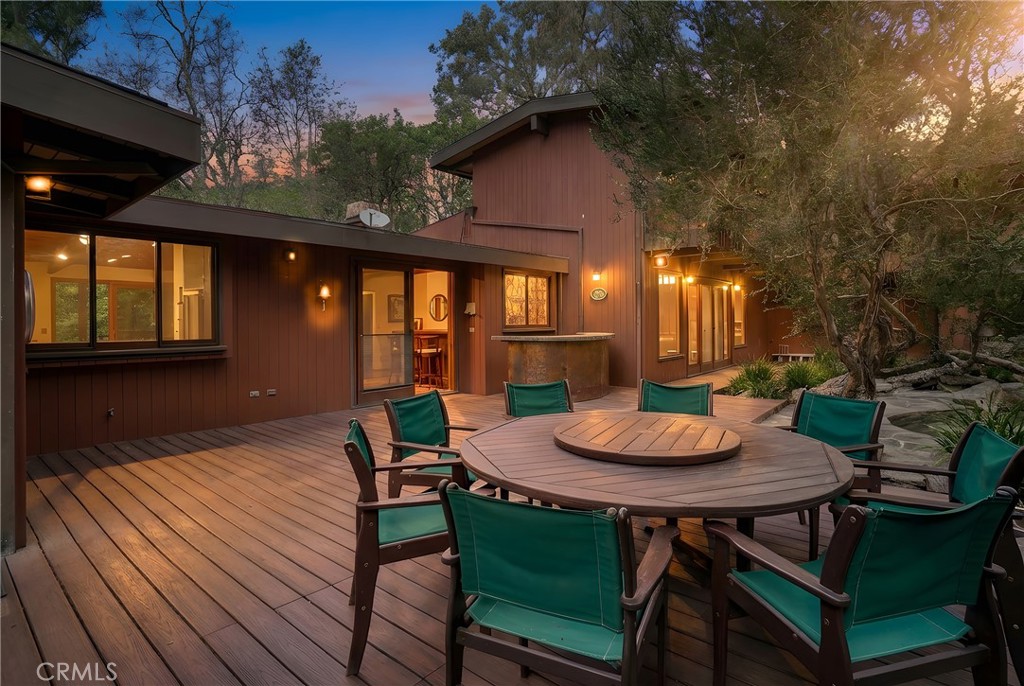 6377 Via Escondido