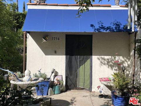 Photo of 3754 Fredonia Drive, Los Angeles, CA 90068 (MLS # 26647895)