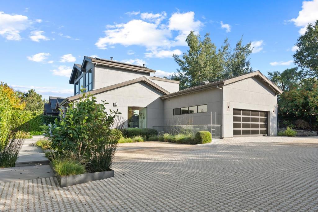 26960 Orchard Hill Lane