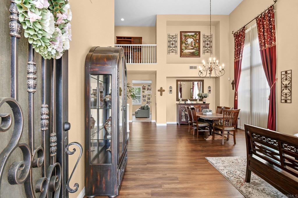 743 N Valley View Dr