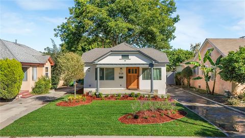 Photo of 5126 6th Ave Ave, Los Angeles, CA 90043 (MLS # DW25244905) Photo of 5126 6th Ave Ave, Los Angeles, CA 90043 (MLS # DW25244905)