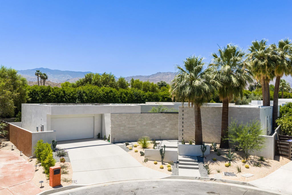 74895 Canterbury Court