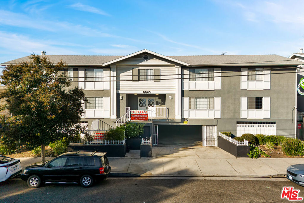 6643 Haskell Avenue