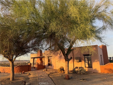 Photo of 6591 N Star AVE, 29 Palms, CA 92277 (MLS # JT26127074)