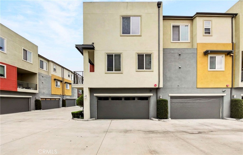 156 N Orange Ave