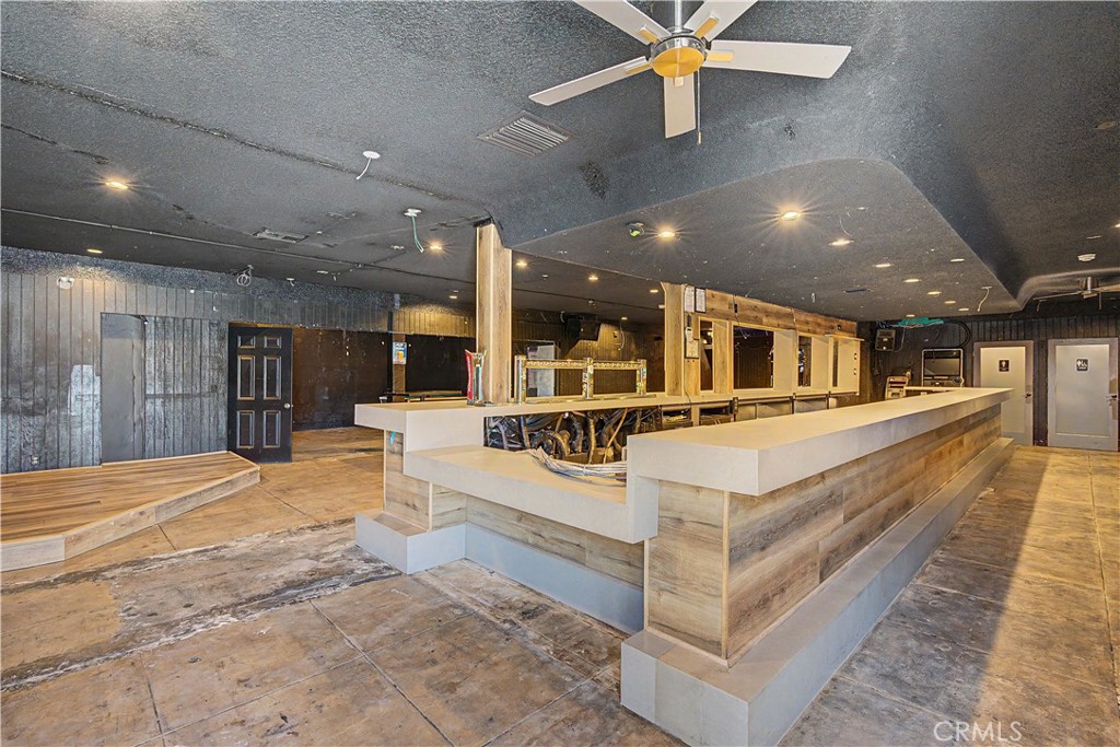 1253 E 4th