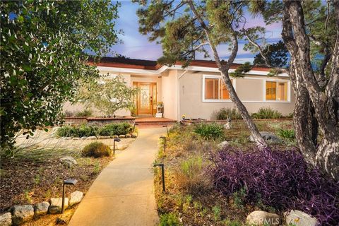 Photo of 897 Ottawa Drive, Claremont, CA 91711 (MLS # CV26074420)