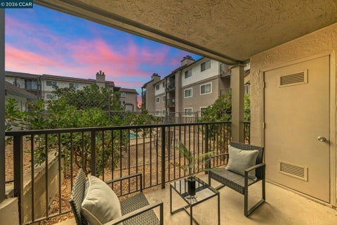 Photo of 1318 B St ST #105, Hayward, CA 94541 (MLS # 41146994)