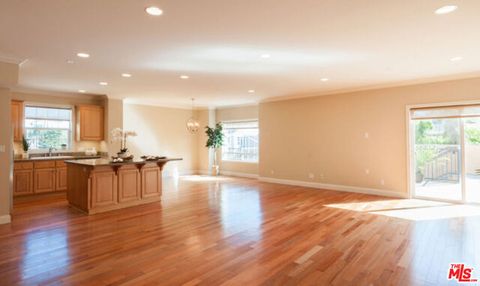 Photo of 826 Main Street #6, El Segundo, CA 90245 (MLS # 25611131) Photo of 826 Main Street #6, El Segundo, CA 90245 (MLS # 25611131)