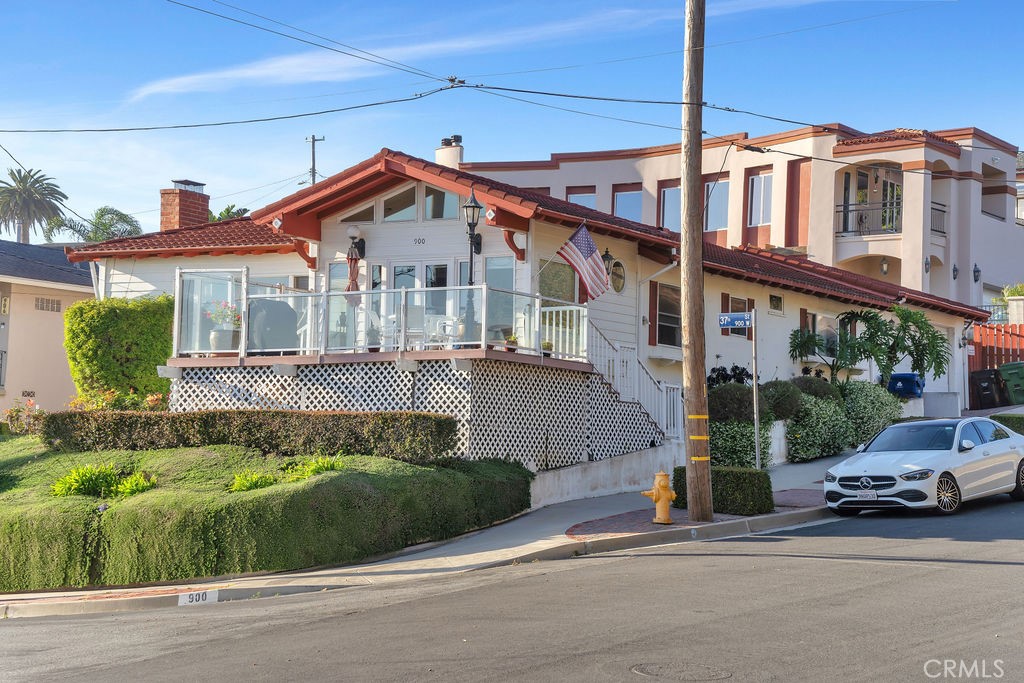 900 W 37th Street