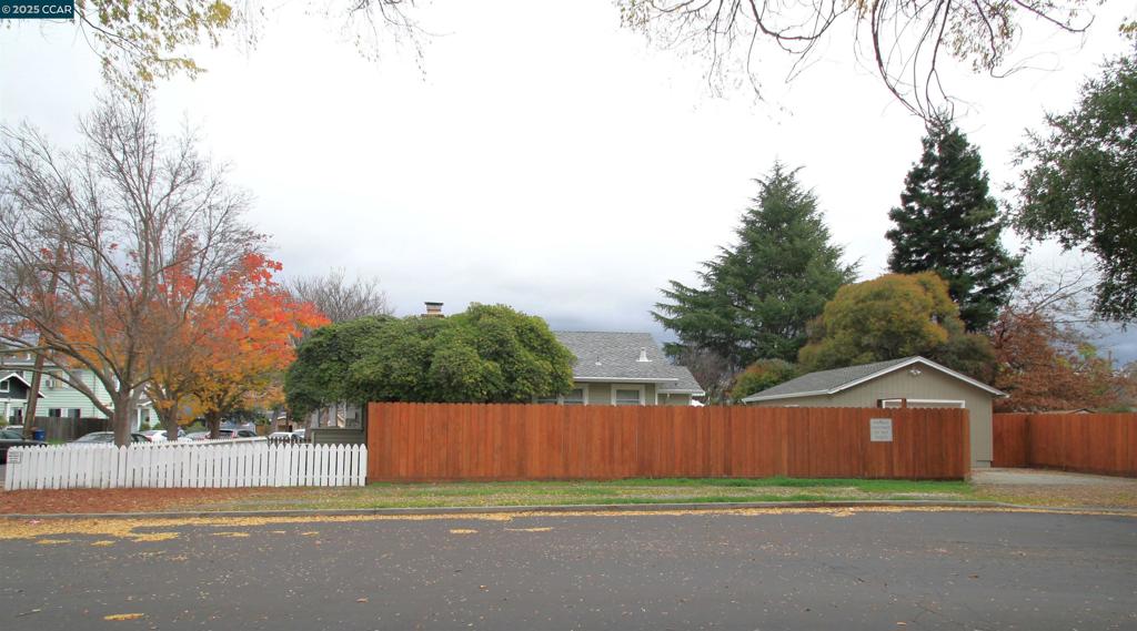 OLD MARTINEZ - Residential