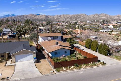 Photo of 7428 Acoma Trail, Yucca Valley, CA 92284 (MLS # OC26041642)