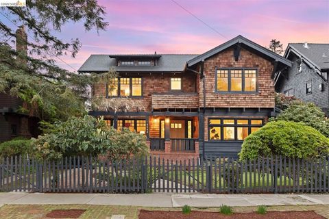 Photo of 2962 2962 Piedmont Ave Ave, Berkeley, CA 94705 (MLS # 41125935)