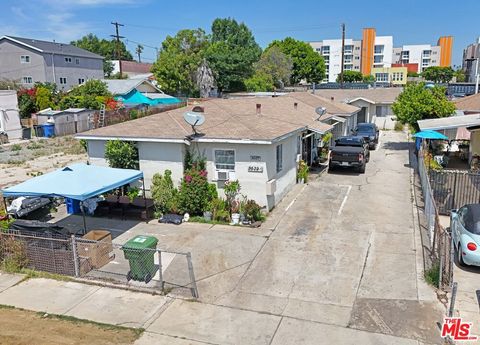 Photo of 3537 Siskiyou Street, Los Angeles, CA 90023 (MLS # 26749425)