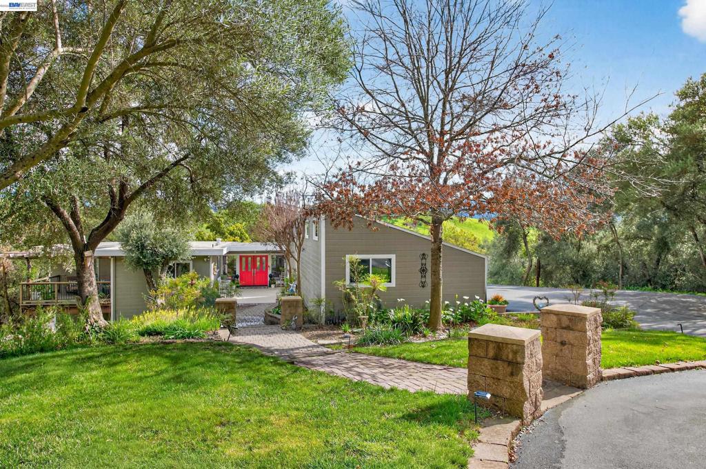 10700 Foothill Rd
