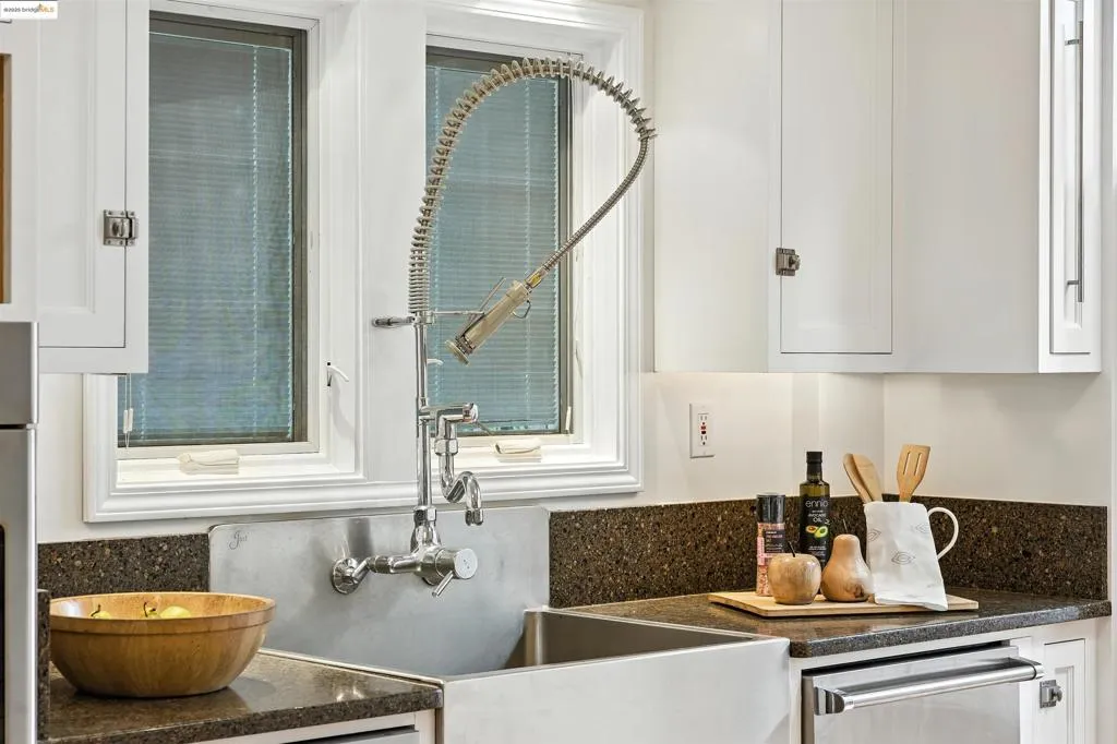 Berkeley, California 94707, United States, 3 Bedrooms Bedrooms, ,2 BathroomsBathrooms,Residential,Active,177294