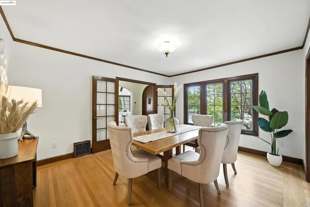 Berkeley, California 94707, United States, 3 Bedrooms Bedrooms, ,2 BathroomsBathrooms,Residential,Active,177294