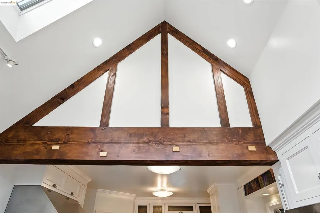 Berkeley, California 94707, United States, 3 Bedrooms Bedrooms, ,2 BathroomsBathrooms,Residential,Active,177294