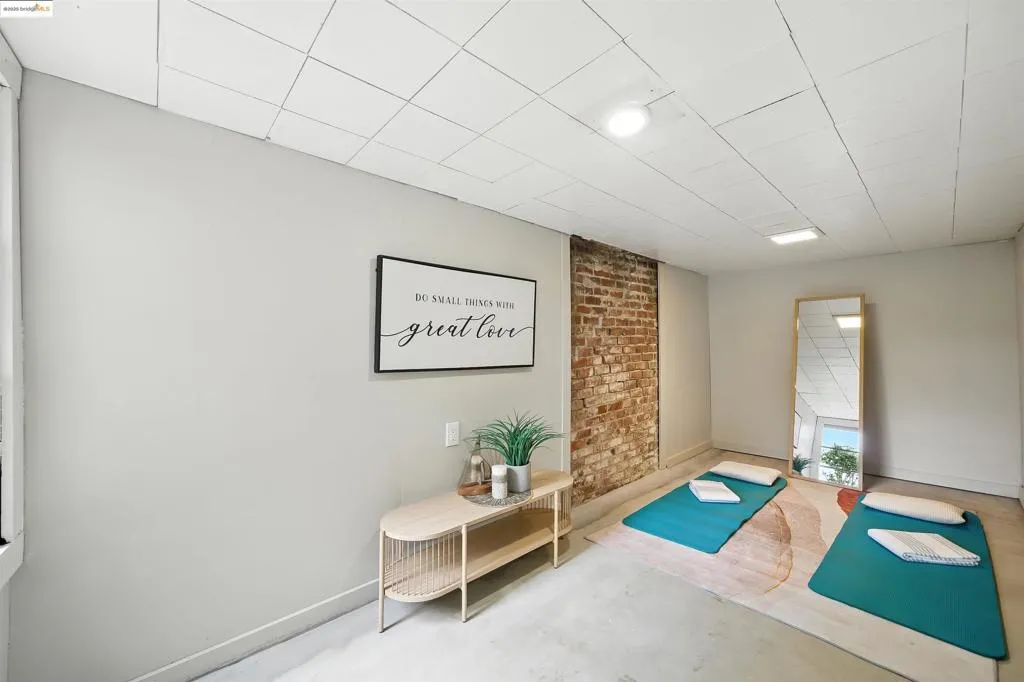 Berkeley, California 94707, United States, 3 Bedrooms Bedrooms, ,2 BathroomsBathrooms,Residential,Active,177294