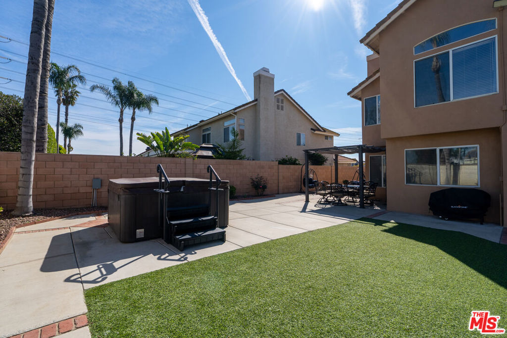 3109 E Black Horse Drive