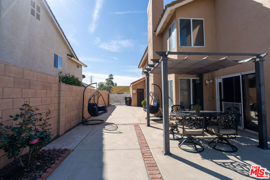 3109 E Black Horse Drive