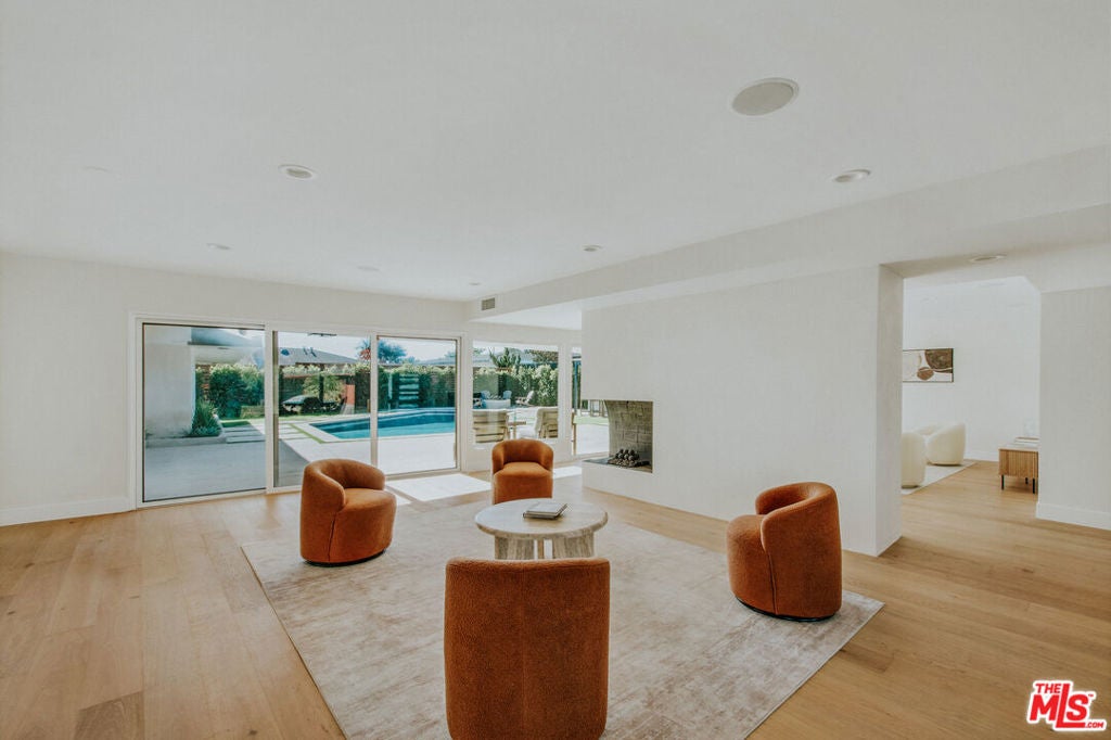 4204 Olympiad Drive, Los Angeles CA 90043