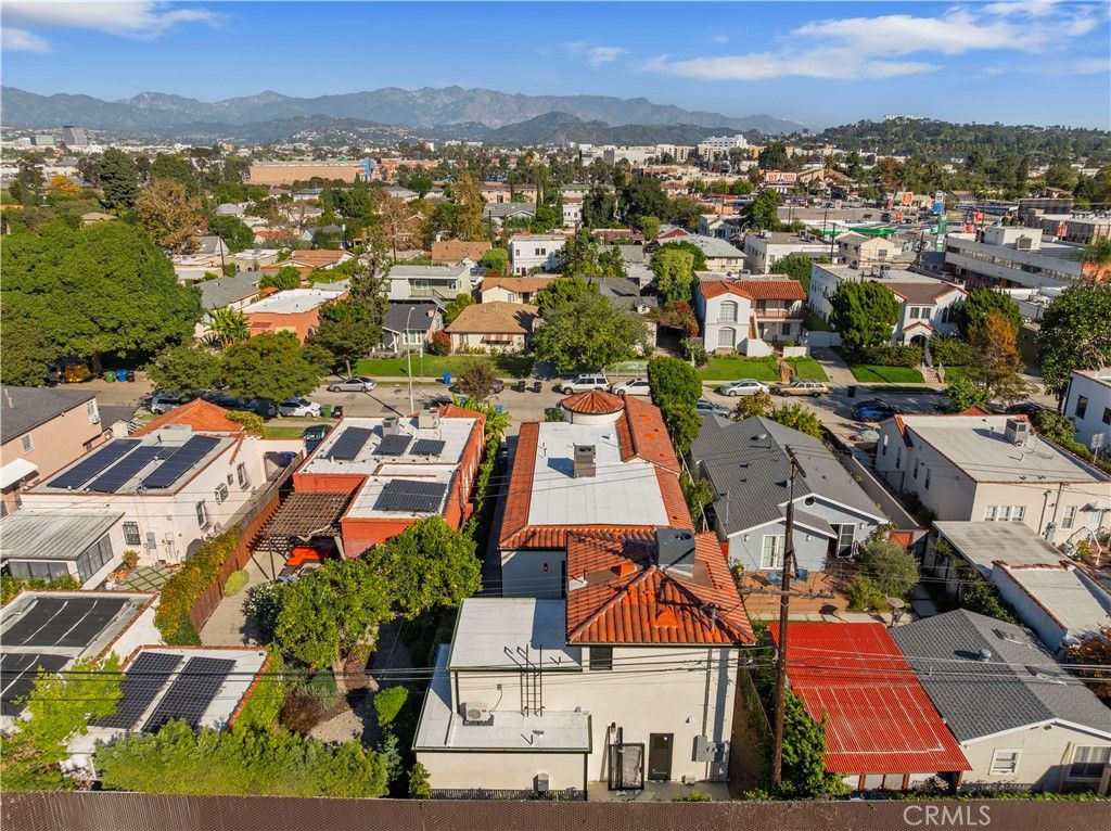 Photo of 4026 Garden Avenue, Los Angeles, CA 90039 (MLS # GD25270542)