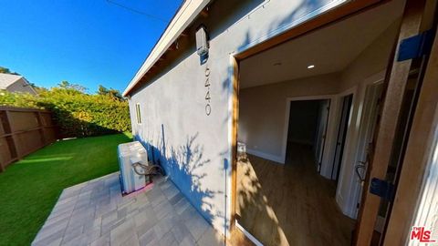 Photo of 6440 Yarmouth Avenue, Reseda, CA 91335 (MLS # 25627301)