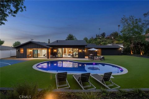 20215 Lorenzana Drive Woodland Hills CA 91364