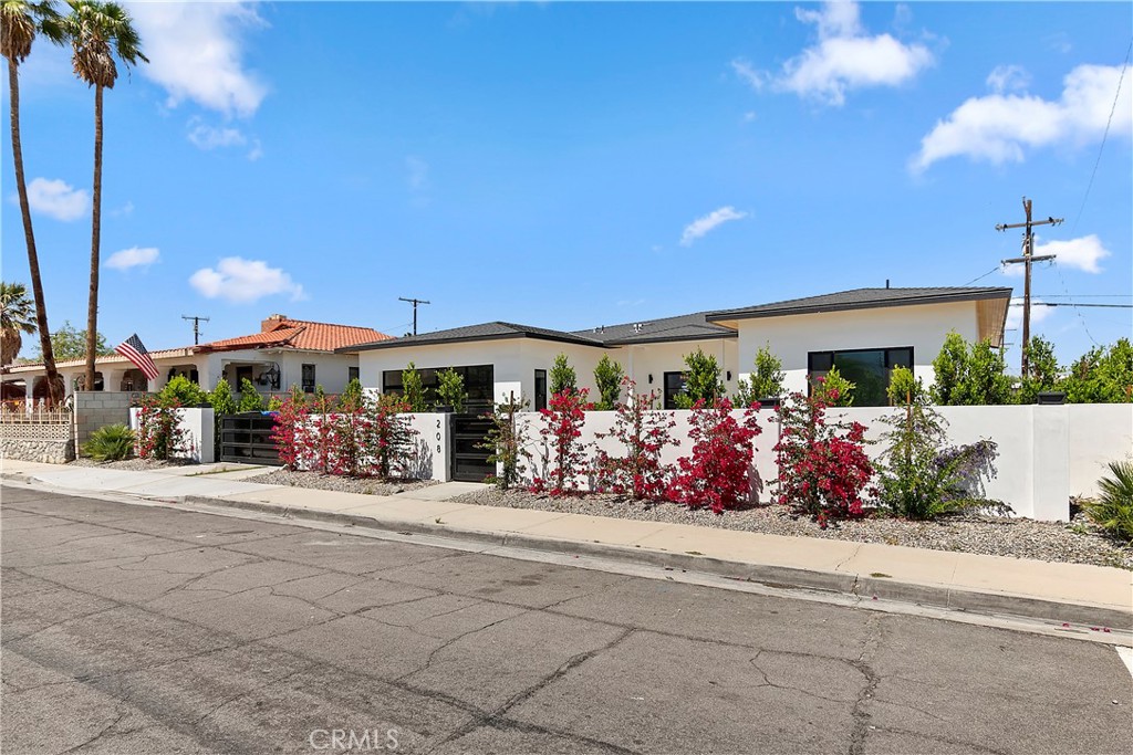 208 W ROSA PARKS Road