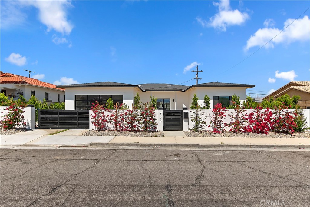 208 W ROSA PARKS Road